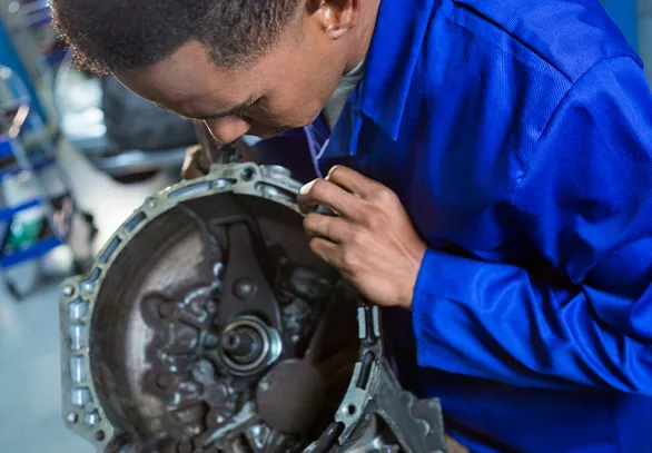Manuten&ccedil;&atilde;o e Reparo de Motores El&eacute;tricos Industriais CA e CC